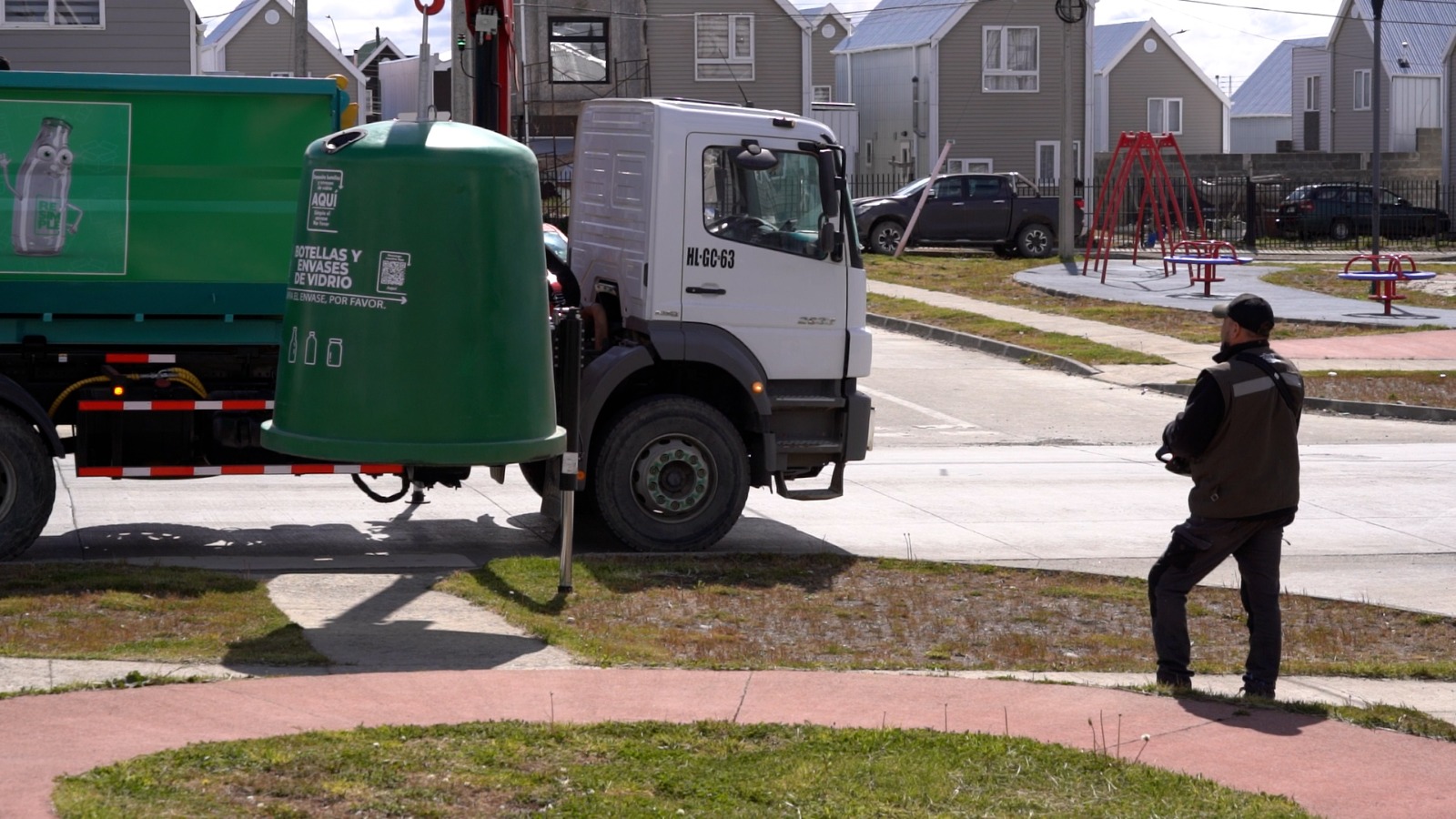 Punta Arenas duplica puntos de reciclaje con nuevas campanas de vidrio
