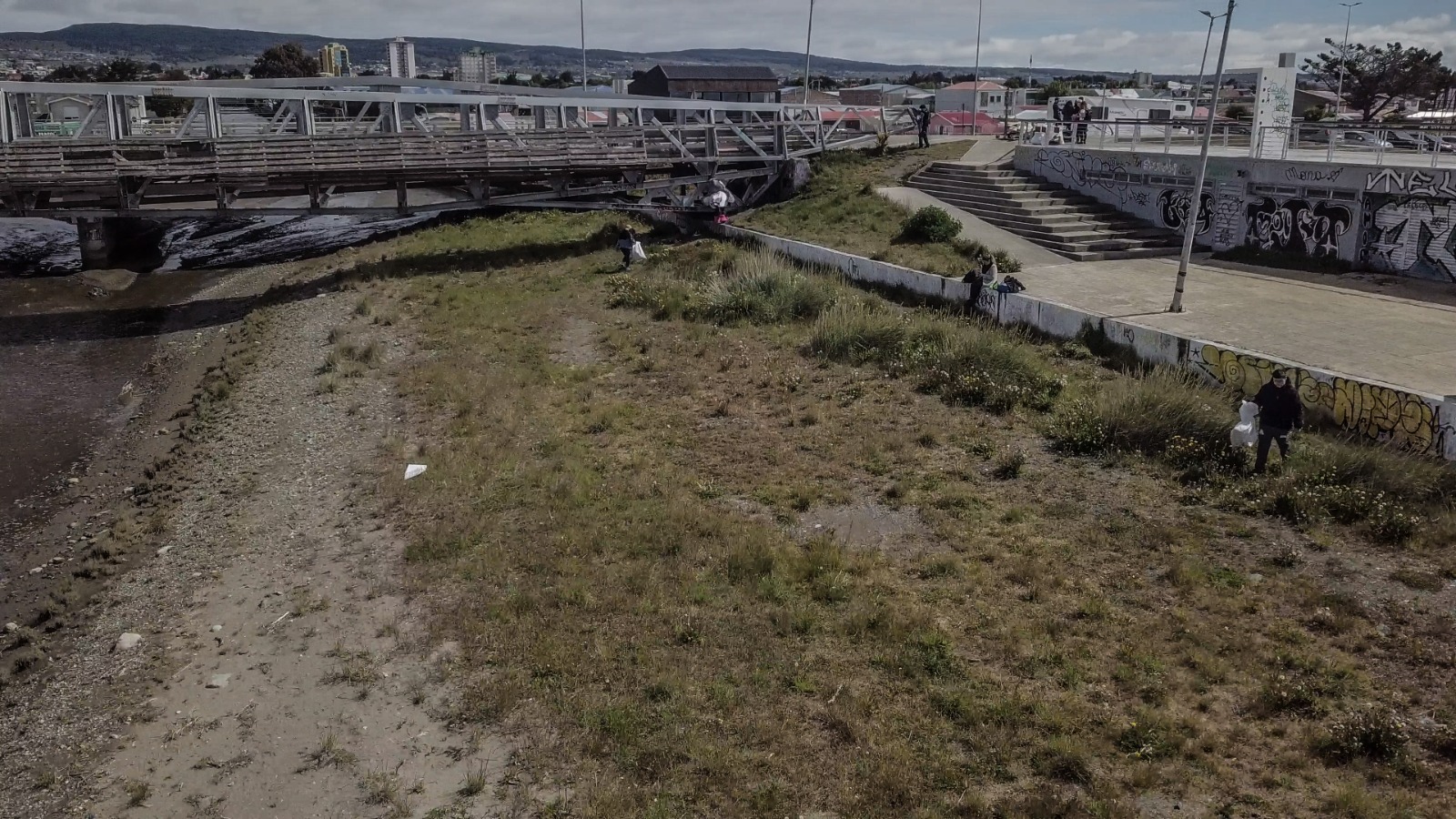 Cerca de 500 kilos fueron retirados de la desembocadura del Río Las Minas en limpieza conjunta