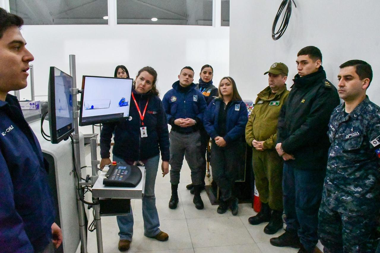 Personal de la DGAC de Puerto Williams se capacita en prevención ante tráfico ilícito de bienes patrimoniales 