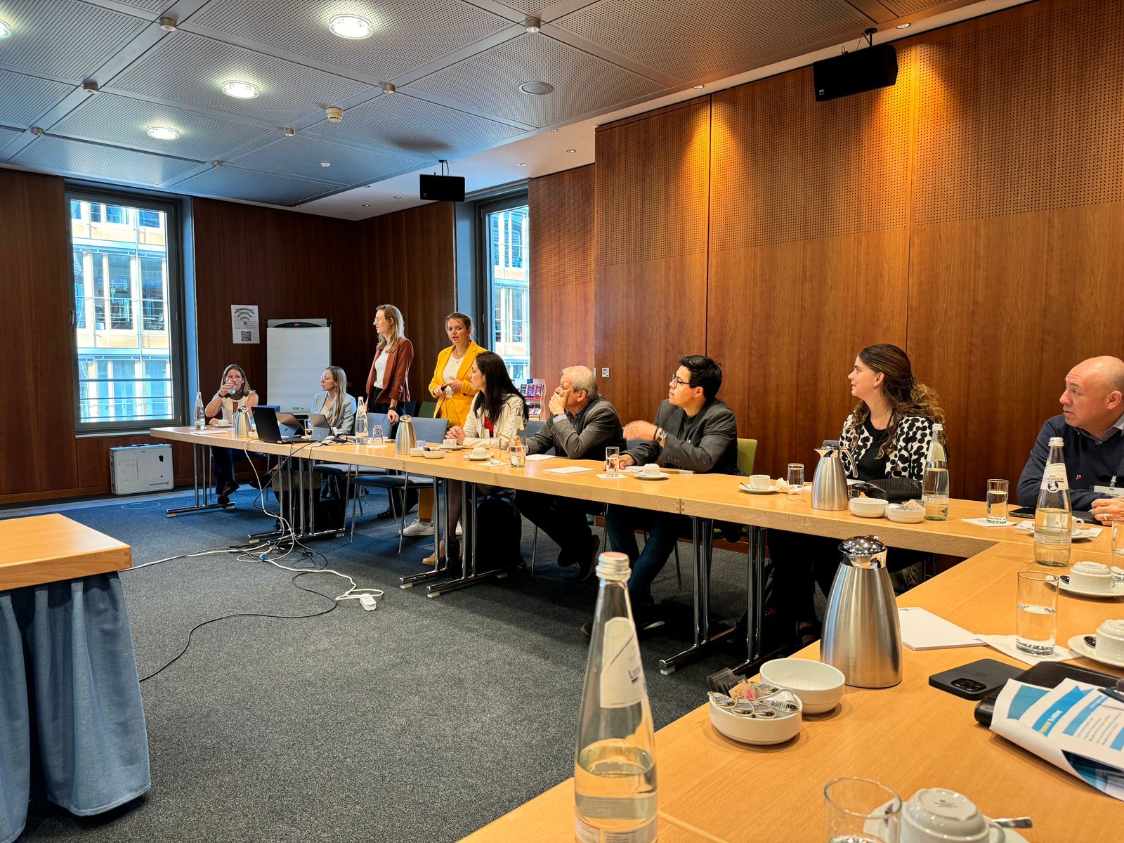 Más de 100 líderes se reúnen para impulsar avances en torno a la producción del hidrógeno verde