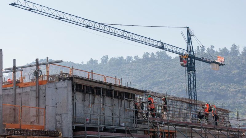 Nuevo paso de Ley de Autorizaciones Sectoriales: dictan Decreto Exento para supervisar proceso de 7 instituciones clave en entrega de permisos