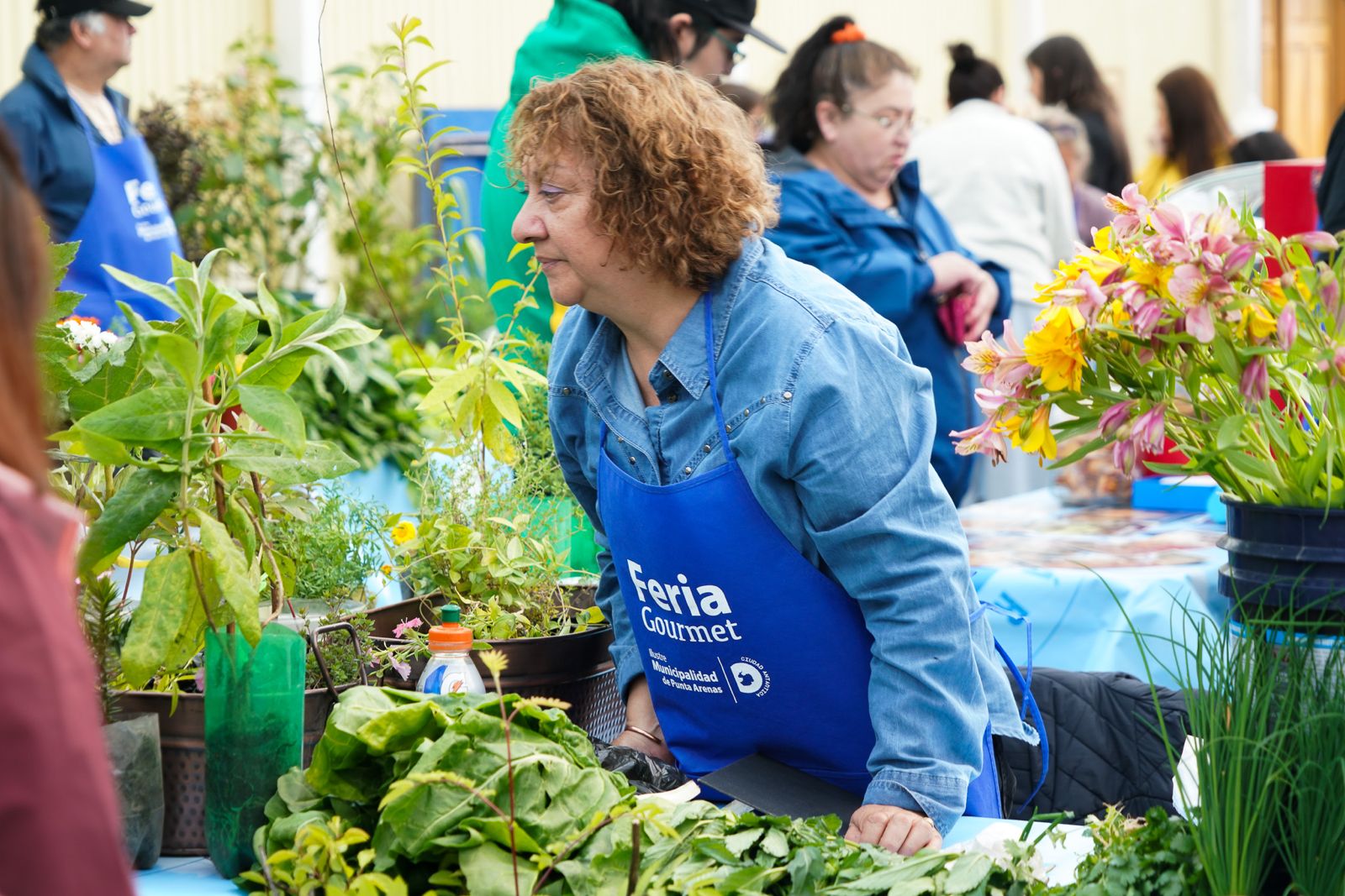 Segunda Feria Gourmet de la temporada convocó a productores y vecinos en la Escuela Argentina