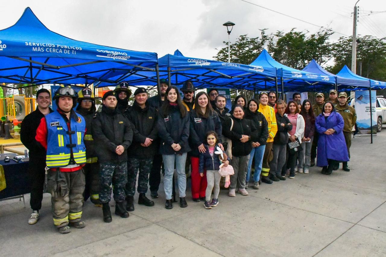Plaza ciudadana acerca servicios públicos a nuevo barrio de Puerto Williams