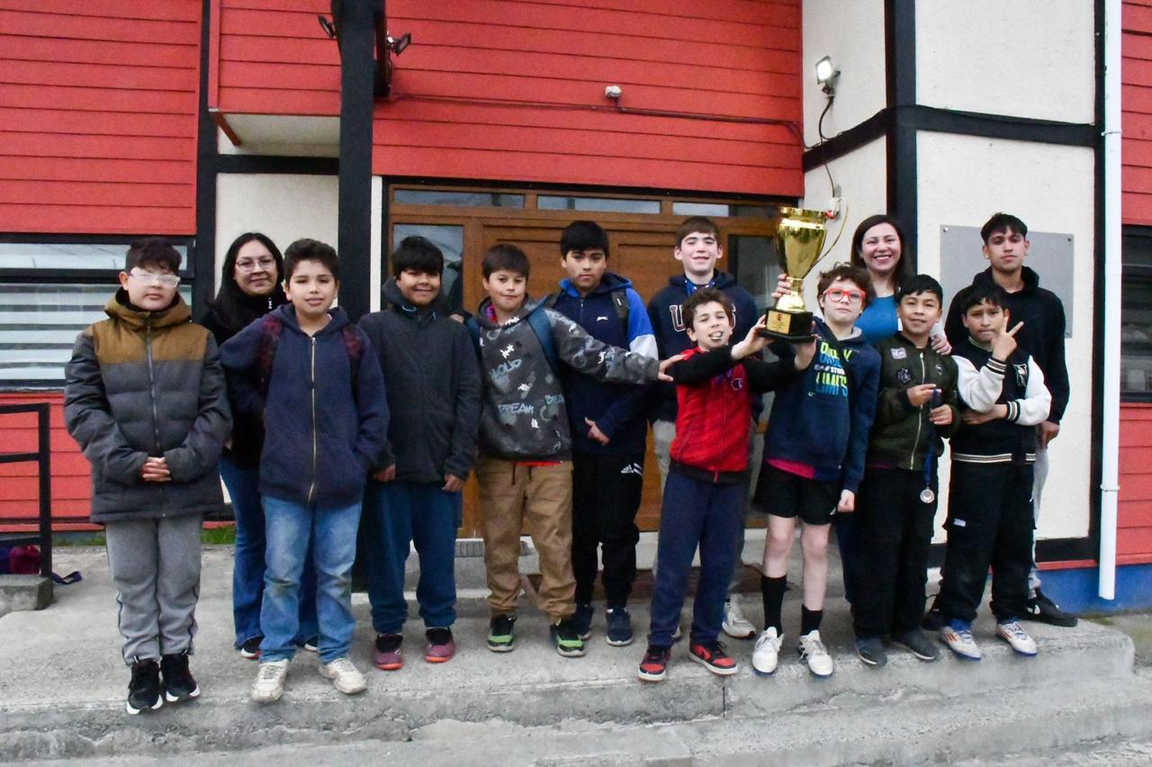 Club de Puerto Williams obtuvo segundo lugar en torneo infantil de fútbol 7 en Punta Arenas 