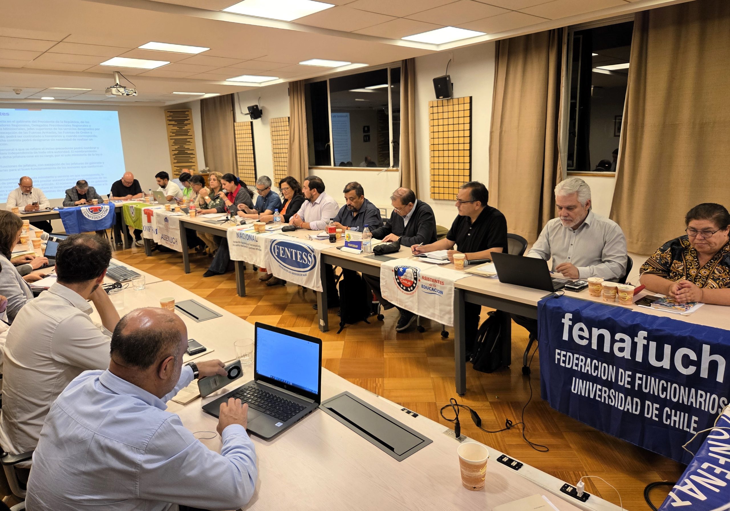 Reajuste del Sector Público: ANEF considera insuficiente propuesta del Gobierno y se baja de la ceremonia de firma de acuerdo