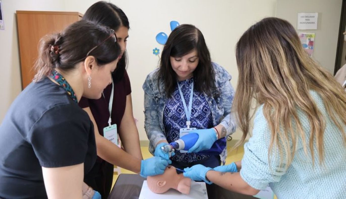 Hospital de Puerto Natales capacitó a 75 funcionarios en cursos ACLS, PALS y NALS