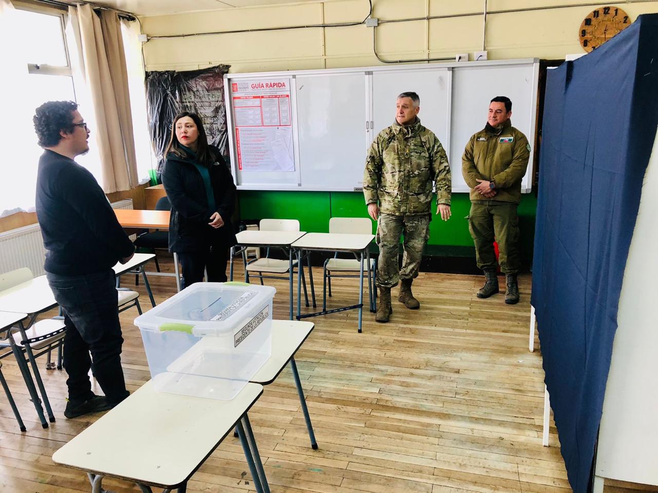 Autoridades inspeccionan local de votación de Cabo de Hornos previo a Segunda Vuelta Presidencial 2025
