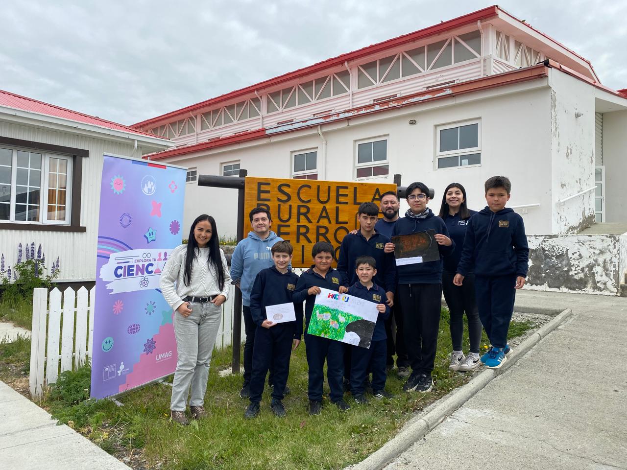 Estudiantes de la Escuela Cerro Guido aprendieron a través de réplicas en el taller “Memorias de piedra y hueso: Magallanes prehistórico”