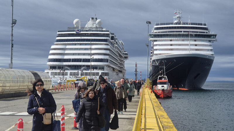 Punta Arenas marca un hito portuario con el atraque del primer crucero de gran escala en el Muelle Prat