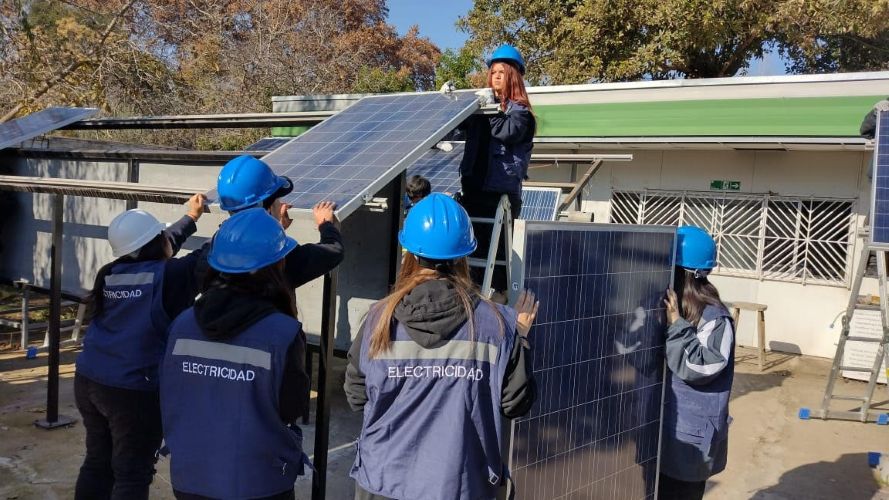 Seremi de Energía Sergio Cuitiño a jóvenes magallánicos: “los invito a acercarse a carreras del sector”