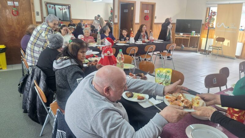 Adultos mayores de Porvenir celebraron la llegada del año nuevo con el SENAMA y la Delegación Provincial