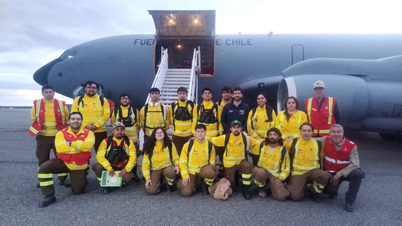 Delegación Presidencial de Magallanes envió un grupo de brigadistas de CONAF a combatir incendios forestales a la región de Bio Bío