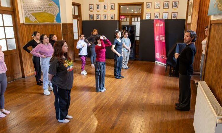 Alta convocatoria marcó la audición del Ballet Artístico de Natales (BARNAT), elenco estable de la Corporación