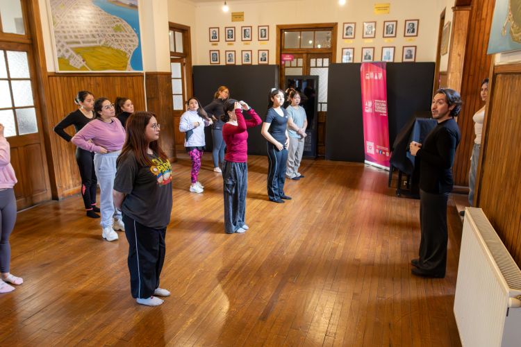 Alta convocatoria marcó la audición del Ballet Artístico de Natales (BARNAT), elenco estable de la Corporación