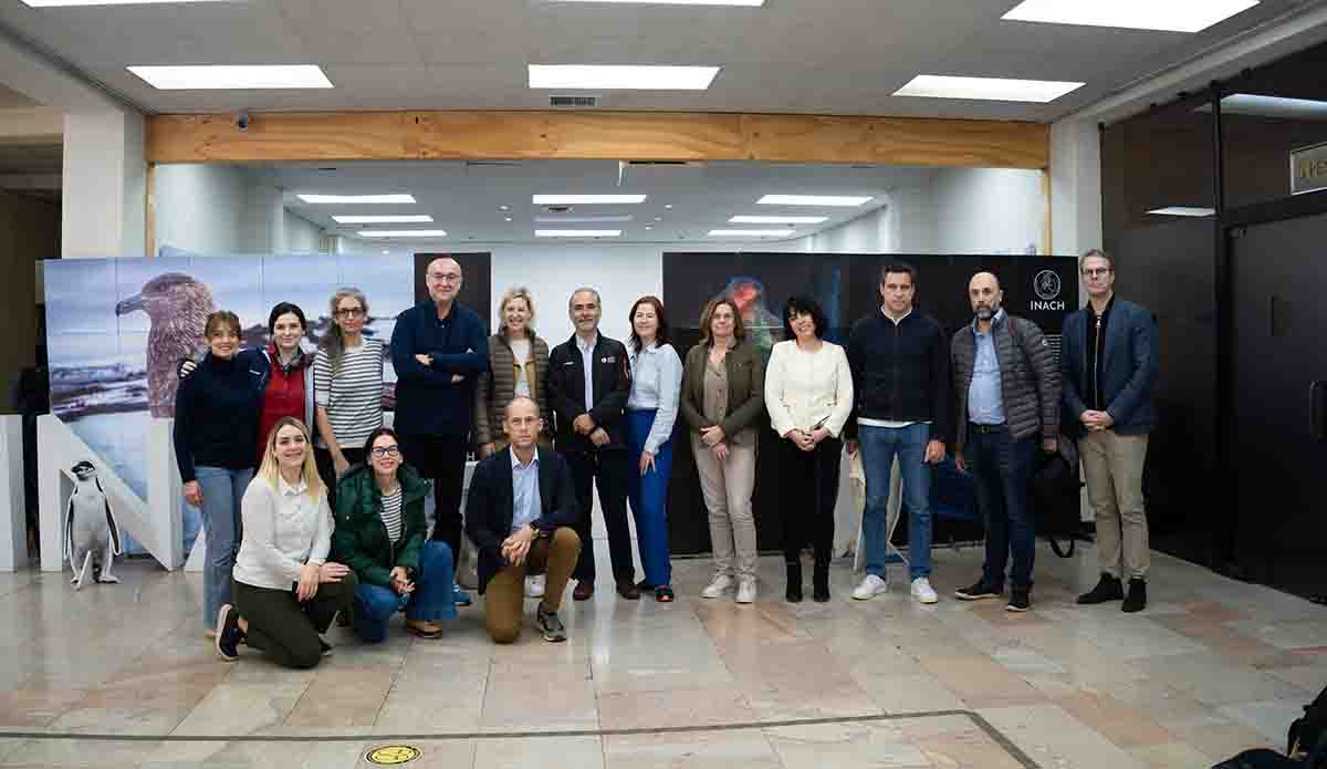 Delegación del Parlamento Europeo visita el INACH