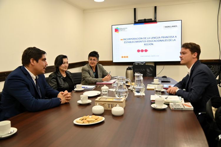 Educación pública de Magallanes protagoniza plan para reincorporar el idioma francés a las aulas