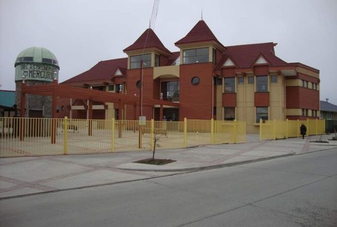 Porvenir ya tiene gimnasio: Gobernadora (s) entrega a la municipalidad la explotación para uso del nuevo Gimnasio Padre Mario Zavattaro