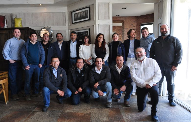 Comité de Salud de Peces de Magallanes analiza situación de la caligidosis en su primera reunión anual