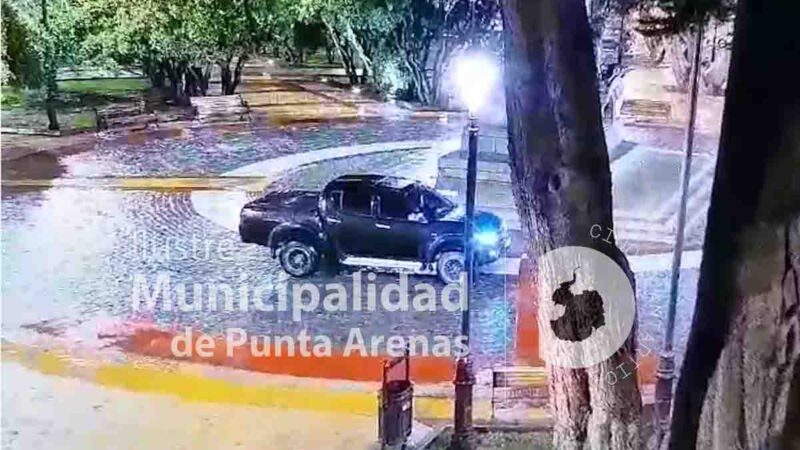 Condenan a conductor que ingresó a la Plaza de Armas de Punta Arenas en estado de ebriedad