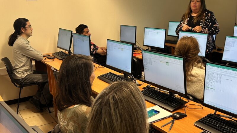 Santo Tomás Punta Arenas capacita a la comunidad con taller gratuito de Excel 