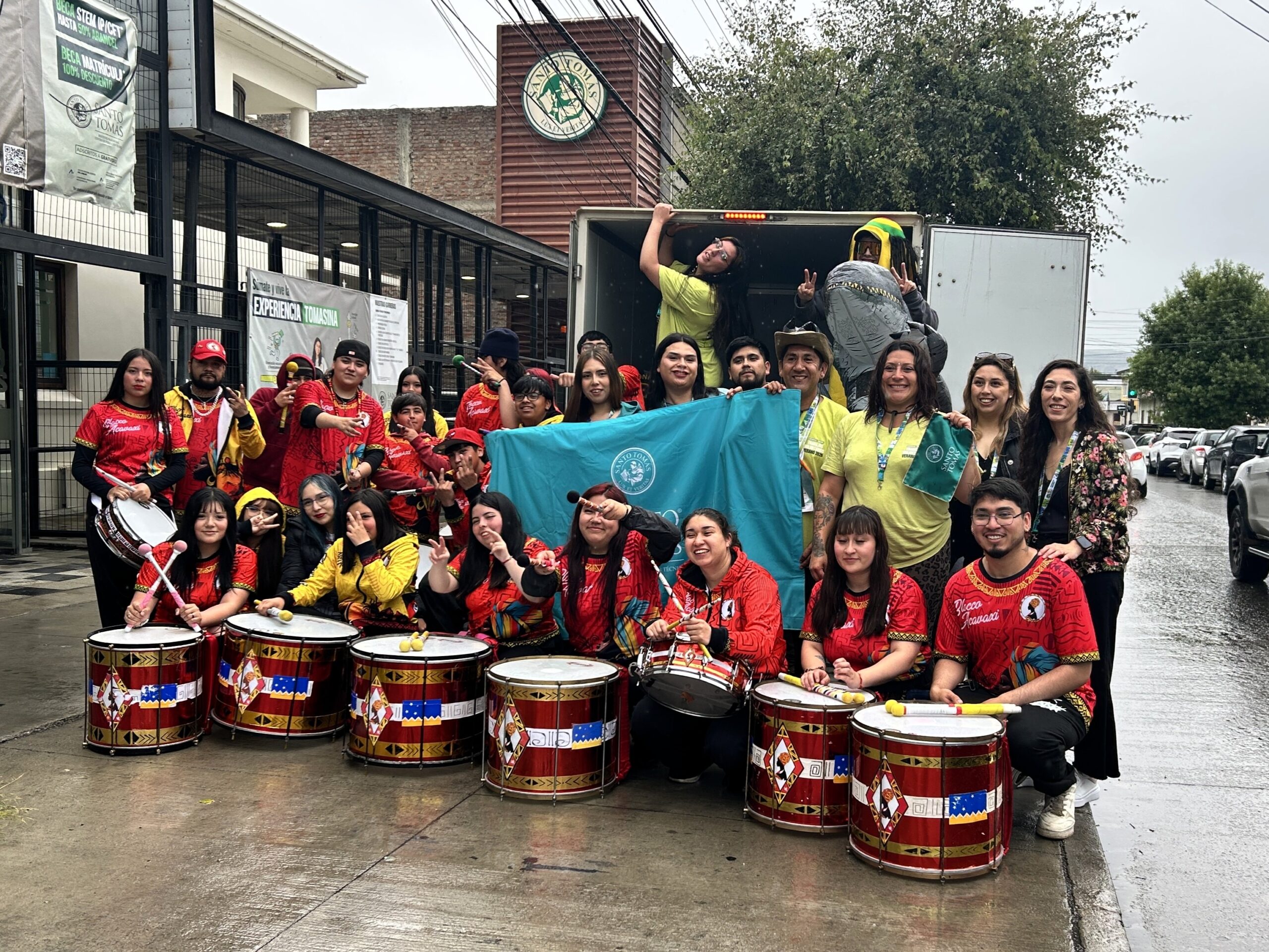 Estudiantes de Santo Tomás impulsan campaña solidaria en apoyo a damnificados por incendios en la Región del Biobío