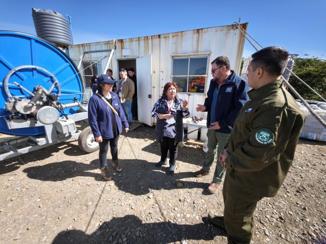 Continúa activo y bajo monitoreo, incendio en vertedero municipal de Puerto Natales