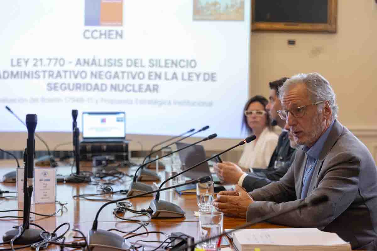 Ley de Seguridad Nuclear: Aprueban indicación para reducir plazos de autorizaciones de servicios de salud críticos