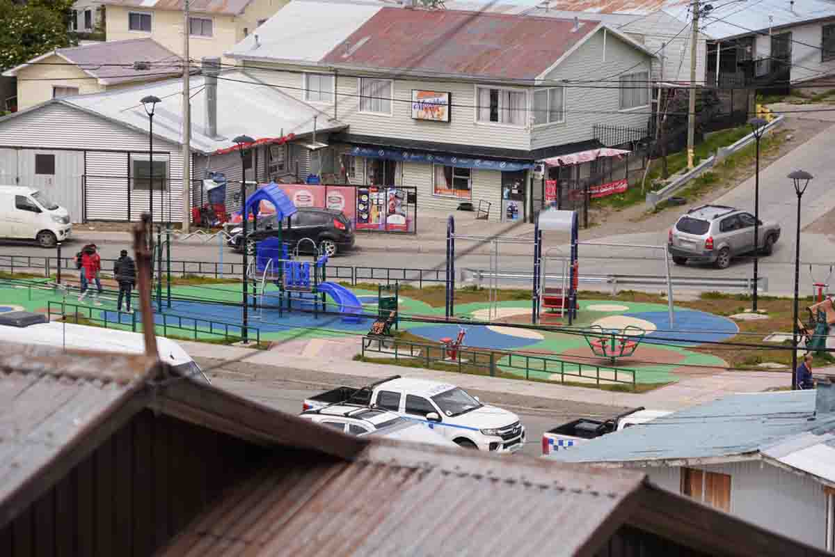 Municipio finaliza obras en plazoleta, multicancha y escalera de Río de la Mano
