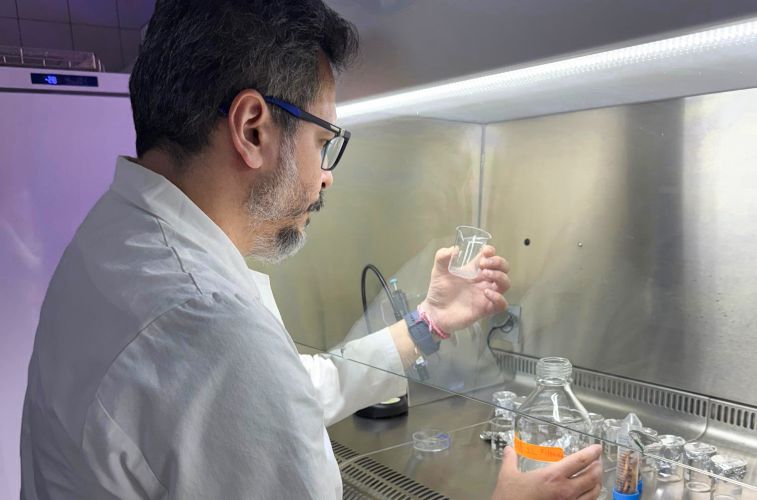 Científico del INACH lleva a Chile a la primera línea en el estudio de microplásticos en la Antártica
