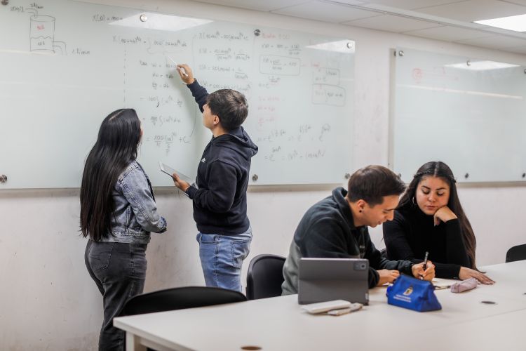 Admisión 2026: desde el retorno a la presencialidad, se multiplica la cantidad de jóvenes de menores ingresos que acceden a universidades, según estudio del MINEDUC