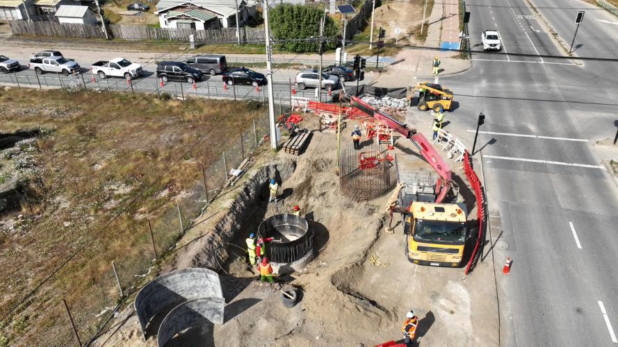 Aguas Magallanes avanza en obra clave del nuevo colector en Avenida Eduardo Frei esquina Los Flamencos