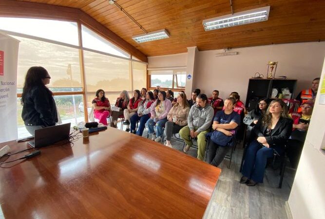 Tutores del Centro de Cumplimiento Juvenil se capacitaron en detección temprana de consumo de drogas en contexto de privación de libertad