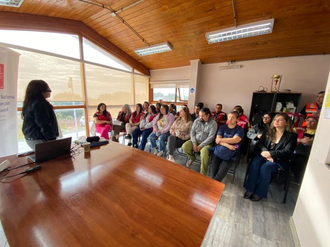 Tutores del Centro de Cumplimiento Juvenil se capacitaron en detección temprana de consumo de drogas en contexto de privación de libertad