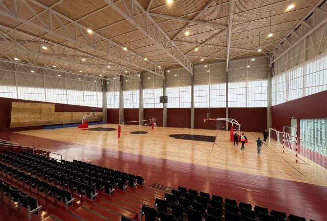 Gobierno Regional hizo entrega del nuevo Gimnasio Zavattaro a la Municipalidad de Porvenir