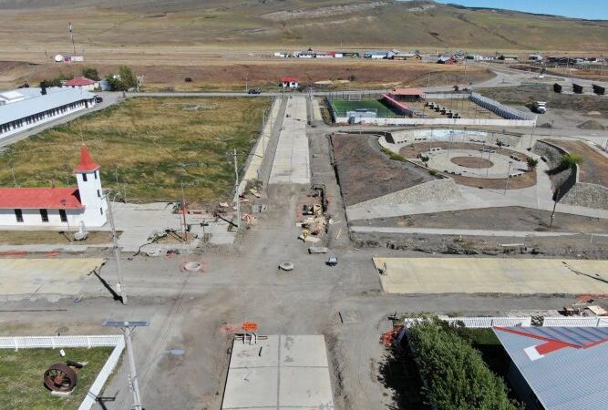 66% de avance tienen las obras de pavimentación en Villa Cerro Castillo, provincia de Ultima Esperanza