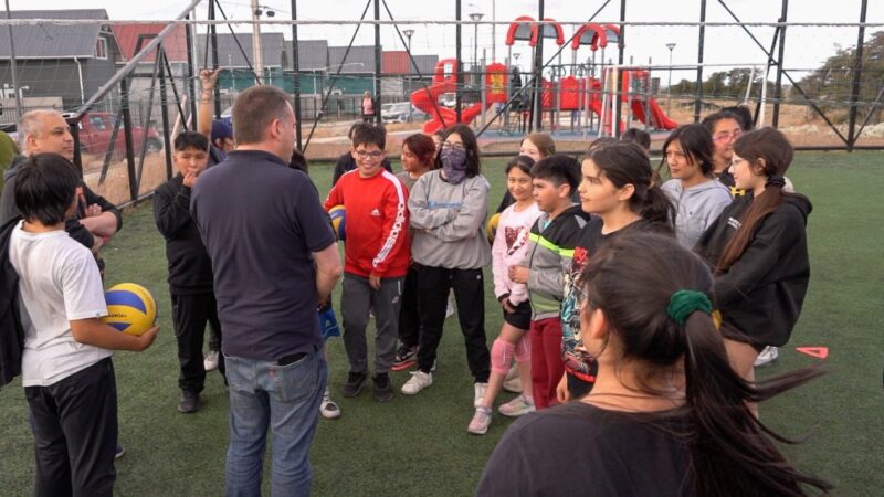 Cerca de 500 niños participan en las escuelas deportivas de verano en Punta Arenas  