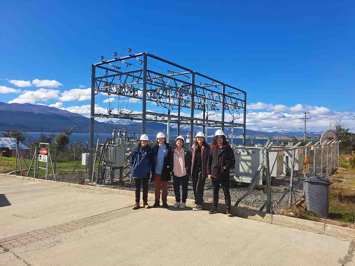 Estudiantes visitan Central de EDELMAG en Puerto Williams