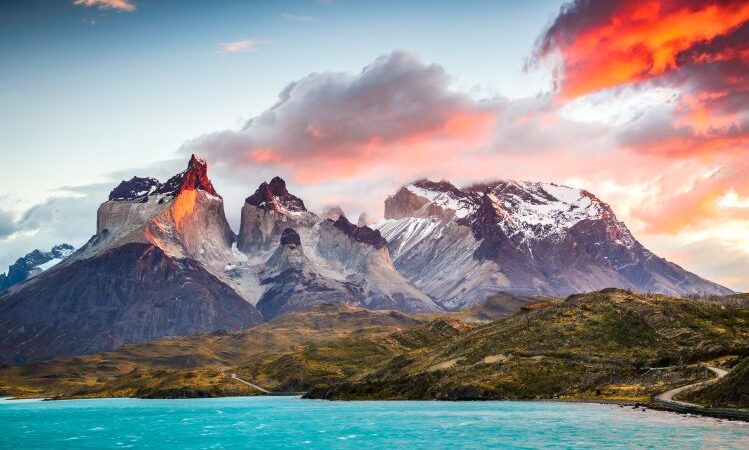 Campañas de promoción internacional realizan empresarios para destino turístico de Torres del Paine
