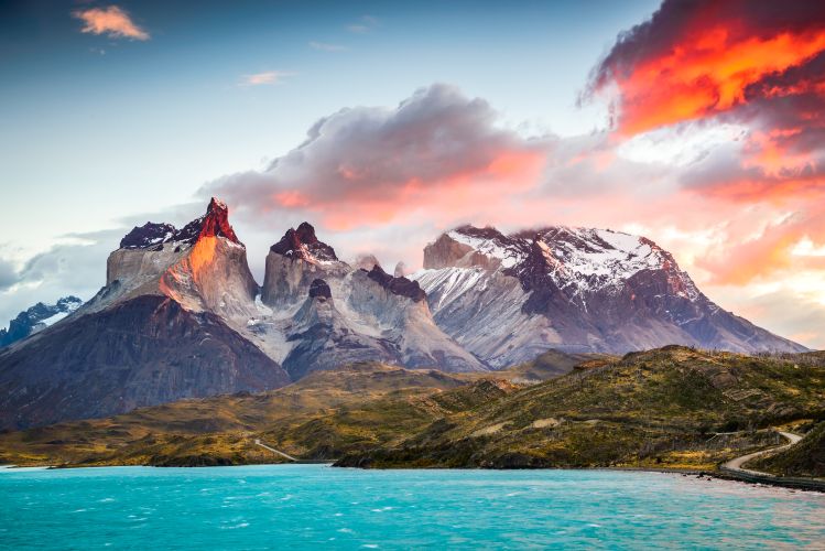 Campañas de promoción internacional realizan empresarios para destino turístico de Torres del Paine