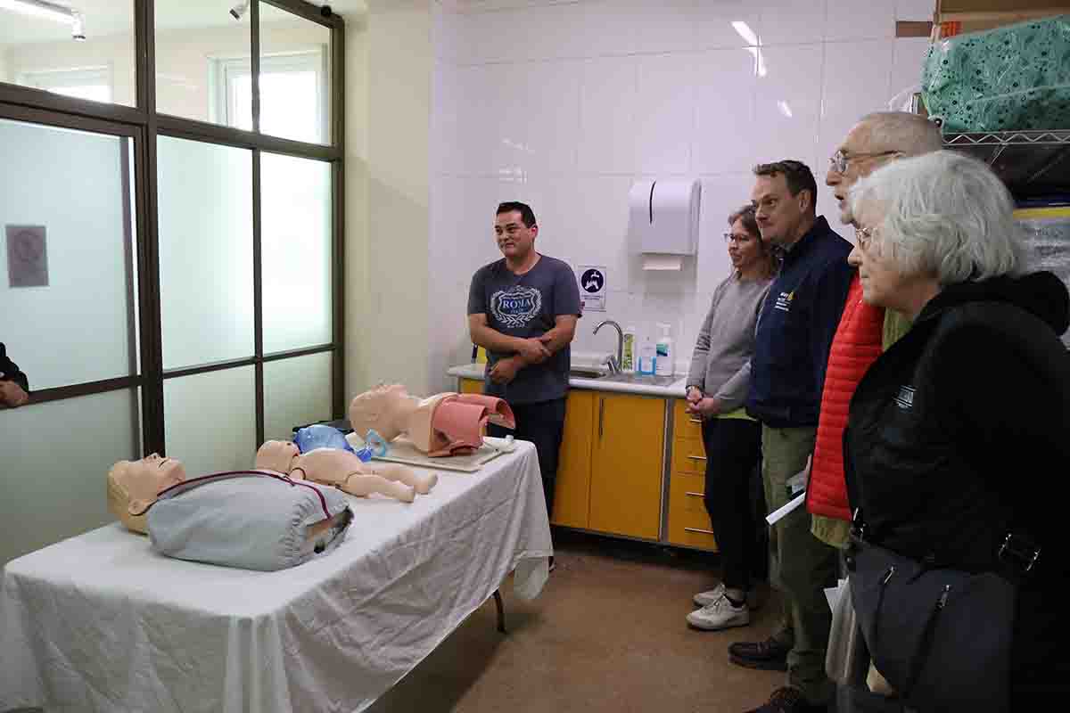 Socios del Rotary Club International visitan el Centro de Simulación del Hospital Dr. Augusto Essmann Burgos