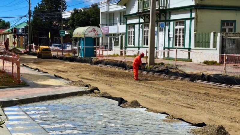 SERVIU informa desvíos de tránsito y paraderos provisorios por obras en la Avenida Bulnes