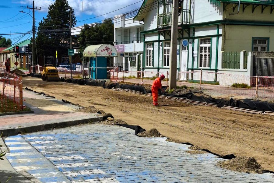 SERVIU informa desvíos de tránsito y paraderos provisorios por obras en la Avenida Bulnes