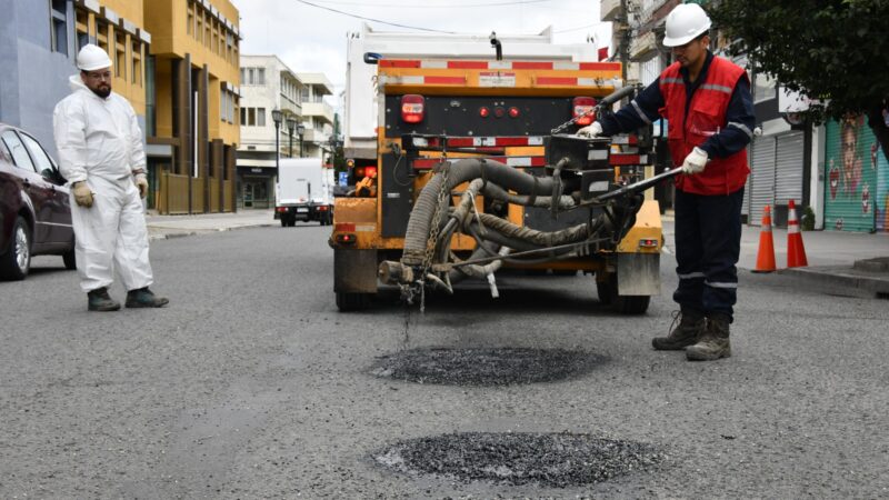 La mitad de las personas ocupadas en Chile percibieron ingresos menores o iguales a $680.000 en 2025