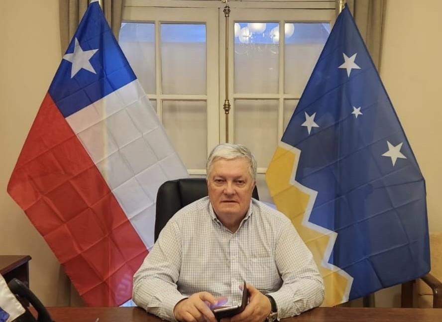 Senador Alejandro Kusanovic anuncia su salida del futuro Gobierno y pasará a ejercer como independiente