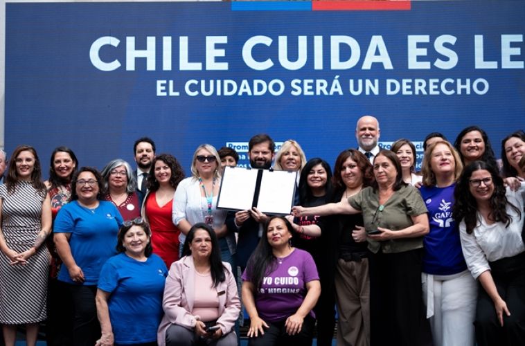 Presidente Boric por promulgación de la Ley de Cuidados: «Es un paso importante, un cambio cultural en donde toda la sociedad tiene que asumir que los cuidados son una corresponsabilidad»