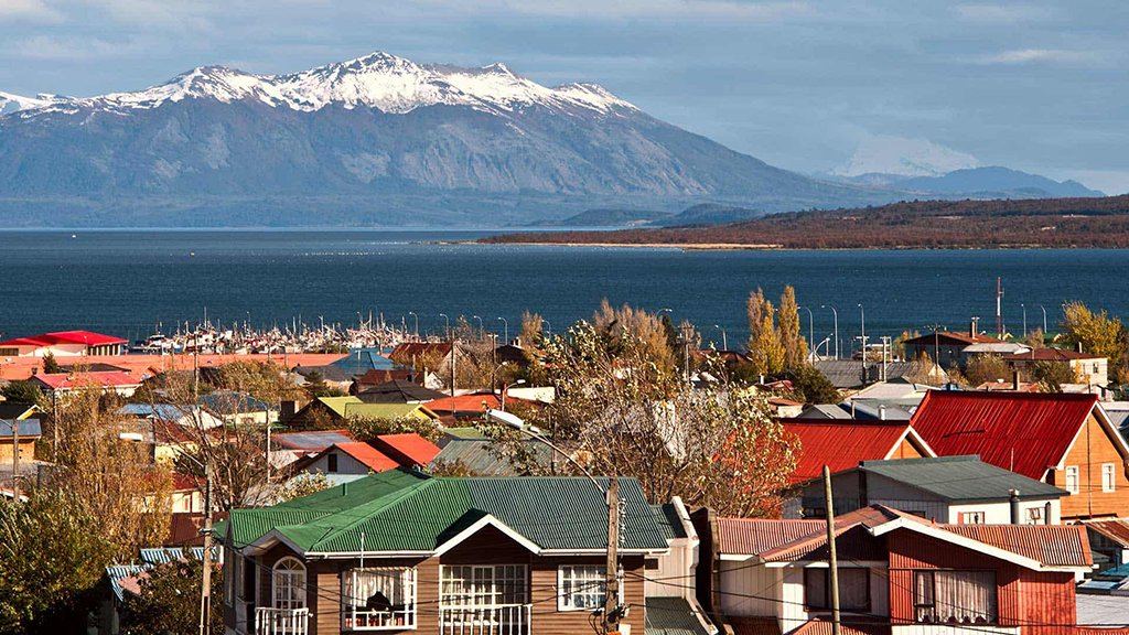 Corte de energía afecta a Puerto Natales y Cerro Castillo: reposición total se espera al mediodía