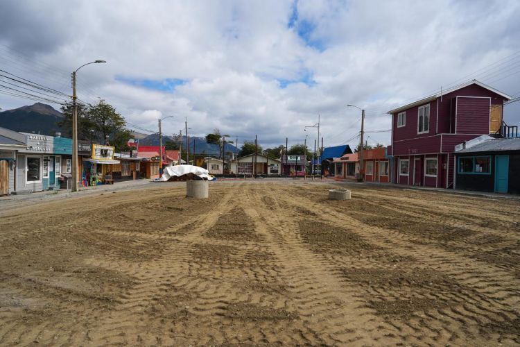 Alcalde de Cabo de Hornos Patricio Fernández destaca emblemático proyecto de remodelación del centro comercial en Puerto Williams