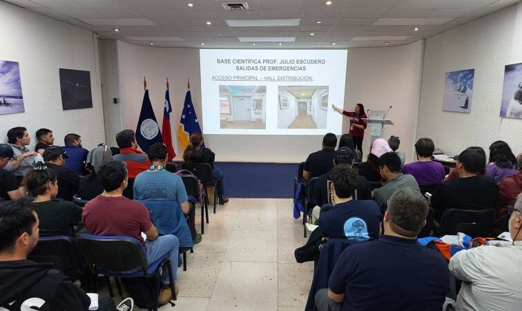 INACH realiza inducciones previas a despliegues antárticos con el objetivo de trabajar y habitar responsablemente el Continente Blanco