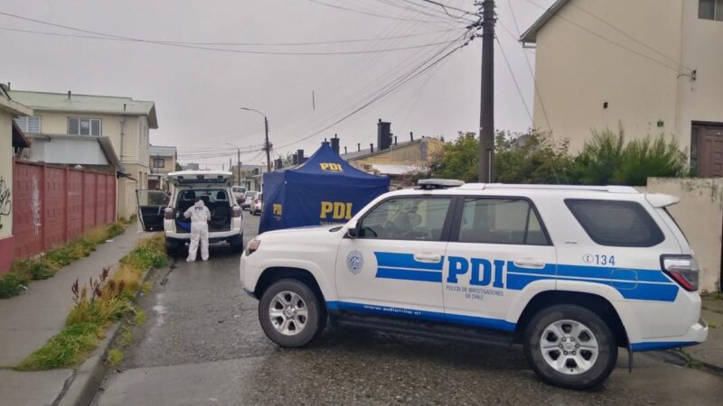 PDI de Punta Arenas descarta participación de terceros en fallecimiento de un hombre hallado en la vía pública