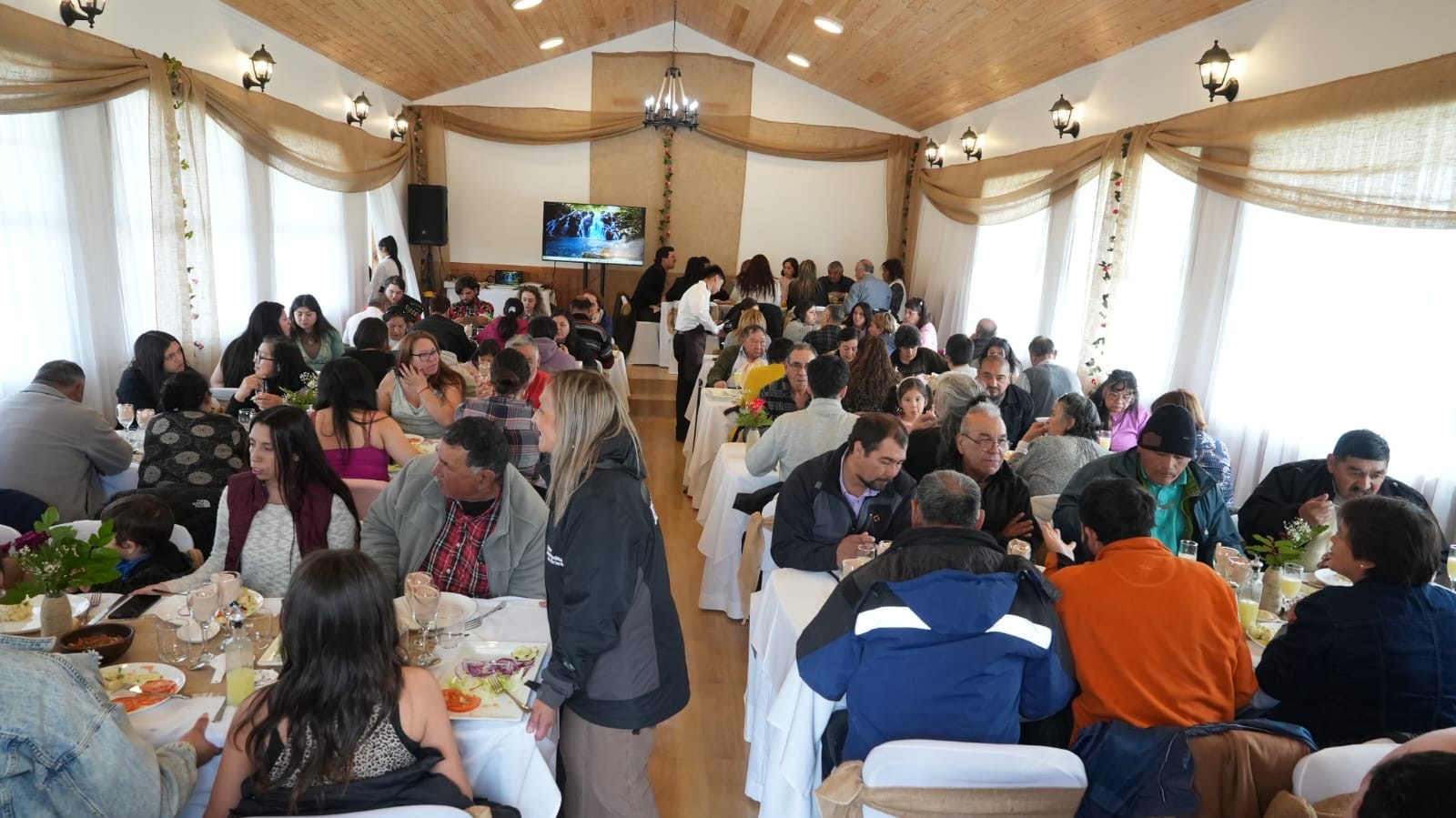 Río Verde celebra su identidad rural con emotivo homenaje a la mujer y jornada de integración en Villa Darwin